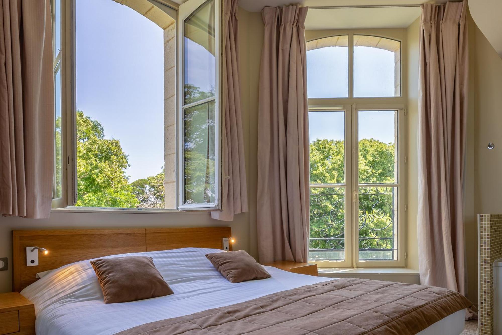 Hotel Et Spa Du Chateau Lagord Room photo