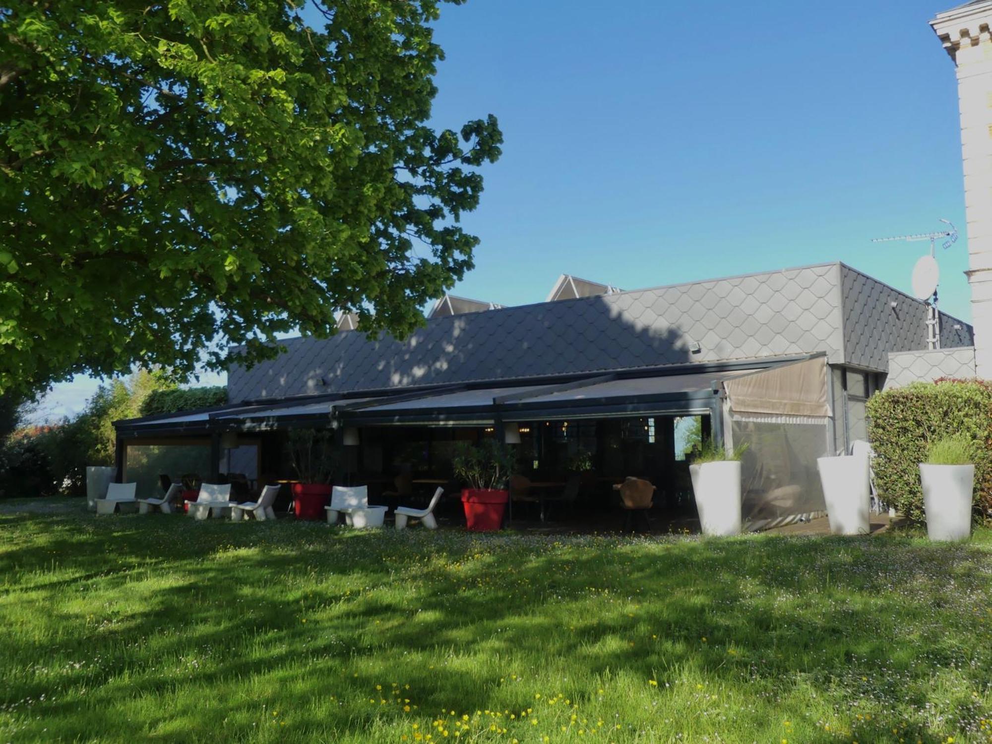 Hotel Et Spa Du Chateau Lagord Exterior photo